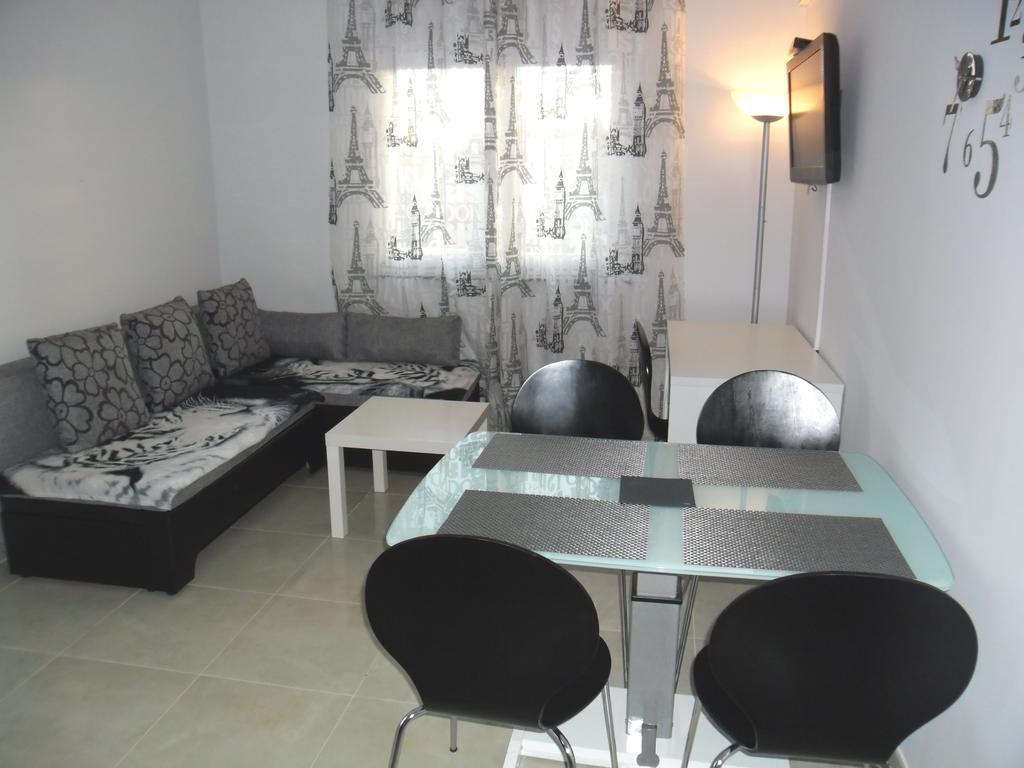 Apartments Jerine Tribalj 客房 照片