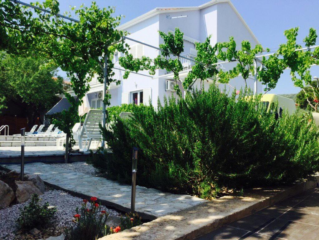 Apartments Jerine Tribalj 客房 照片